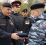 Герой России Андрей Фроленков вручил кадету Федору Симоненко берет собровца - Газета Вестник